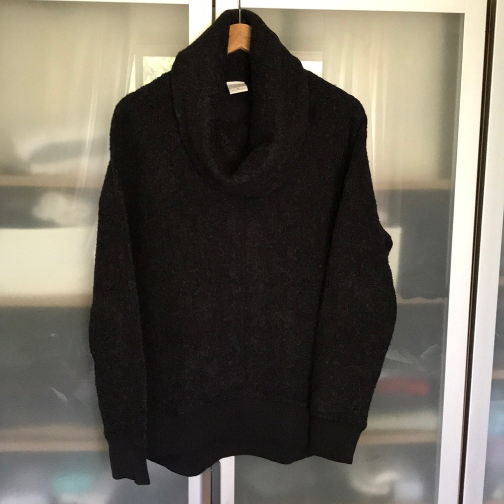 EUC Abercrombie and Fitch sweater